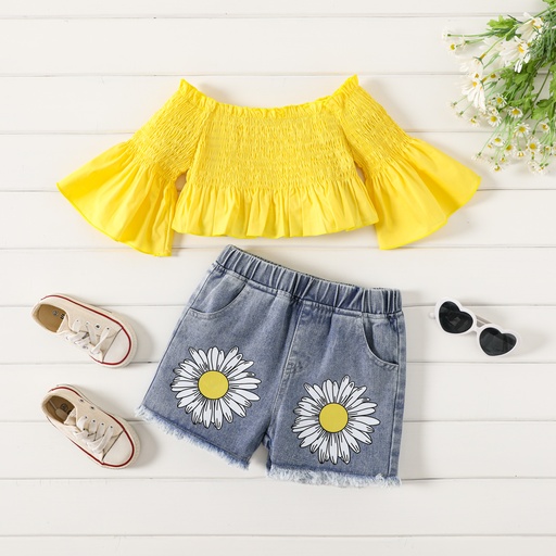 [SC10-20670270] 2pcs Toddler Girl 100% Cotton Off-Shoulder Smocked Top and Sunflower Print Denim Shorts Set